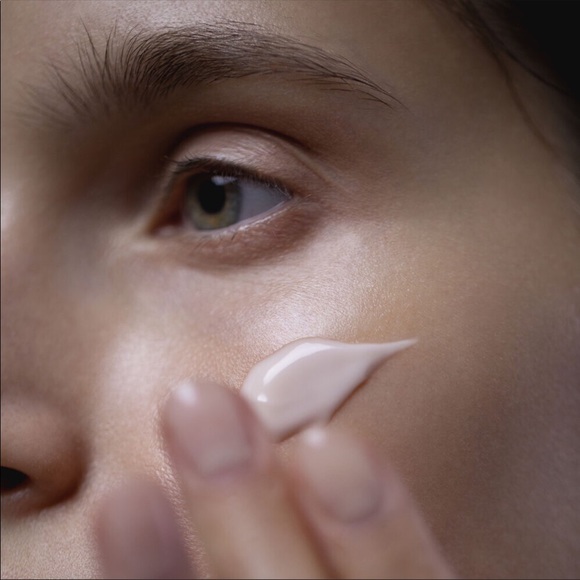 5/$25 Sisley Black Rose Skin Infusion Cream Deluxe Sample - Picture 3 of 8